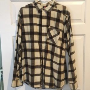 Men’s plaid quick silver long sleeve button up